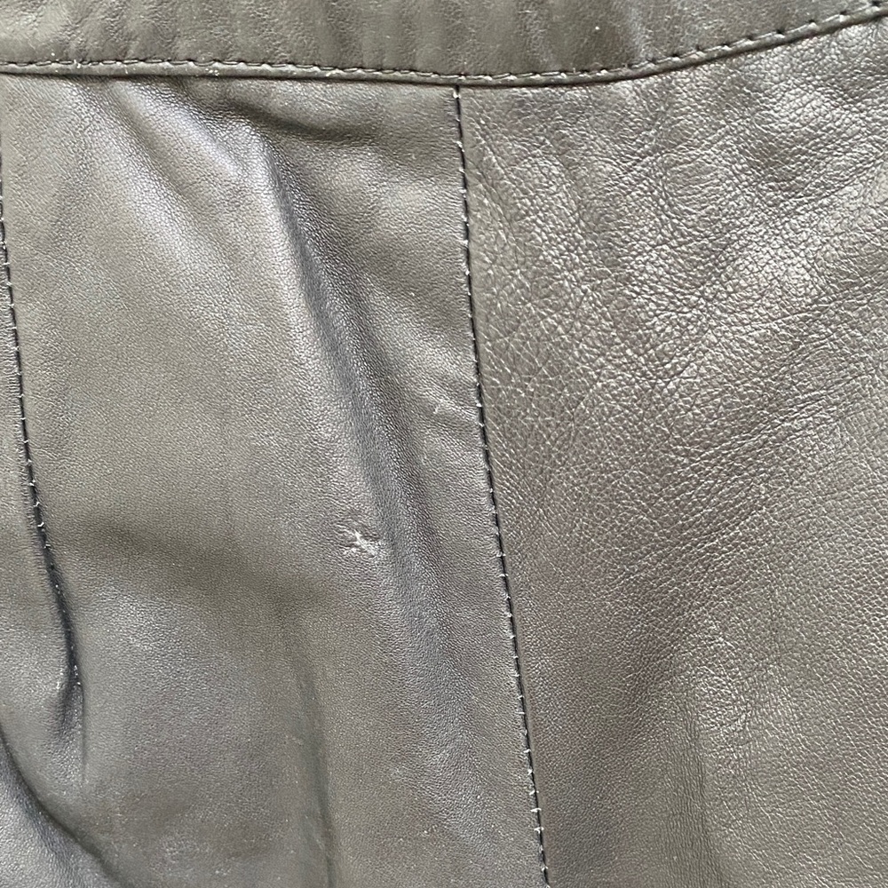 Vintage 💯 Leather High Waisted Shorts, Canadian Made, Citi, Size 8 - Picture 9 of 12